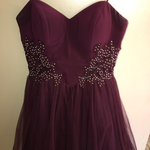 Burgundy Grade. 8 Grad Dress - Picture 2 of 6